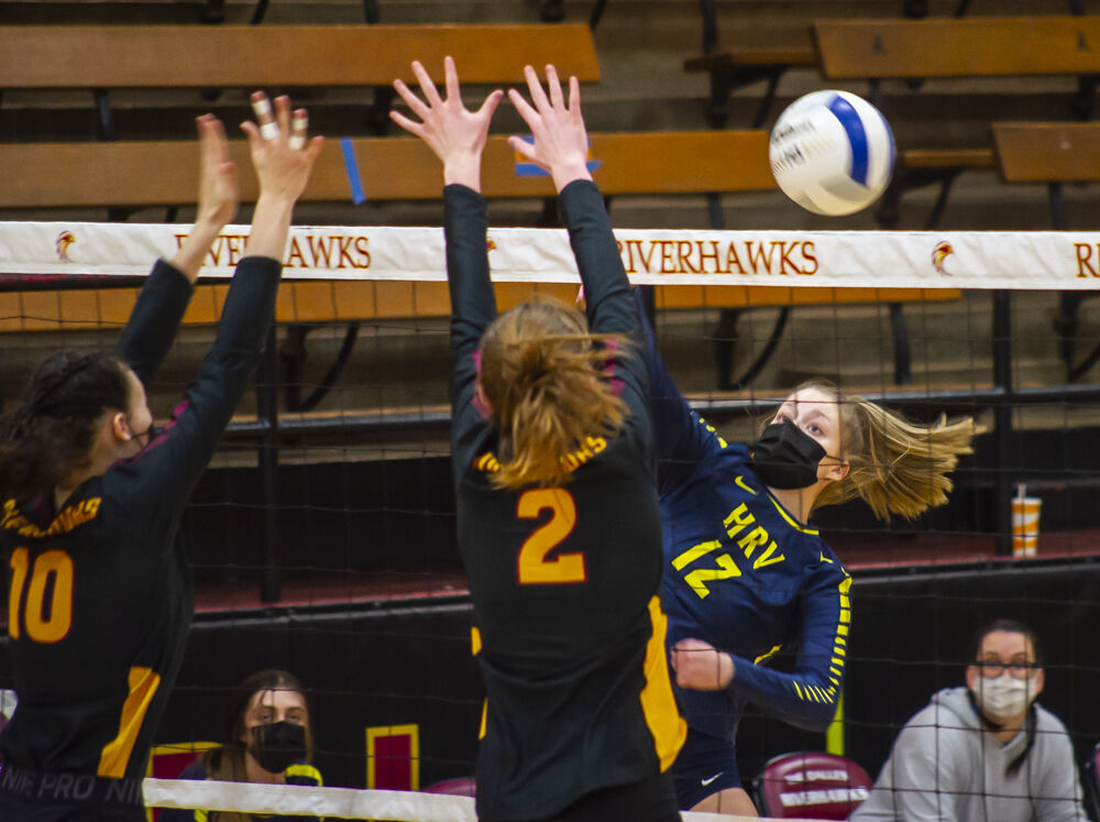 The Dalles versus Hood River Valley, varsity volleyball